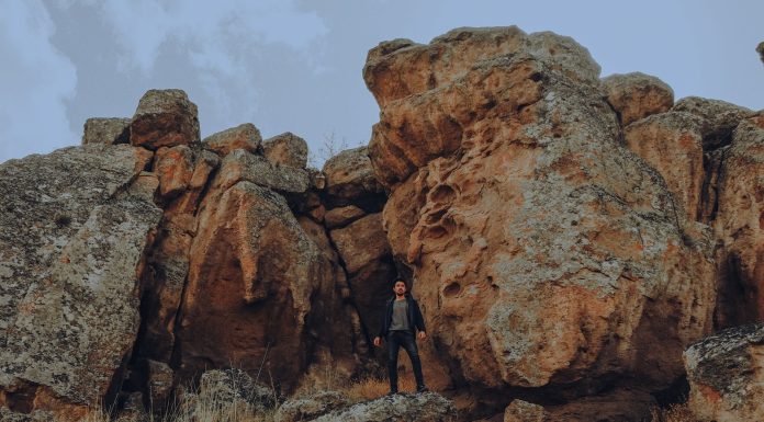 Tarih ve İdeoloji: Geçmişin Yorumlanması ve Manipülasyonu tarih ve ideoloji gecmisin yorumlanmasi ve manipulasyonu